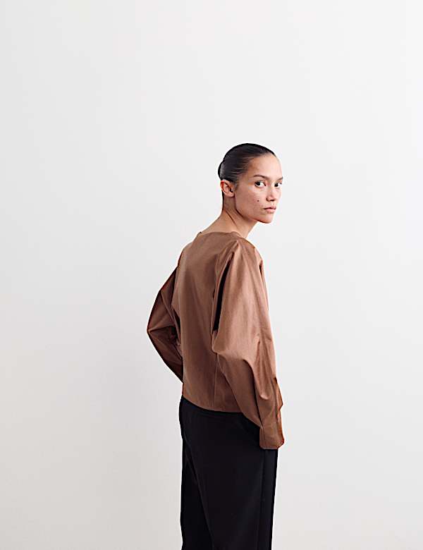 Top plissé en coton à col en V et fermeture boutonnée - FR