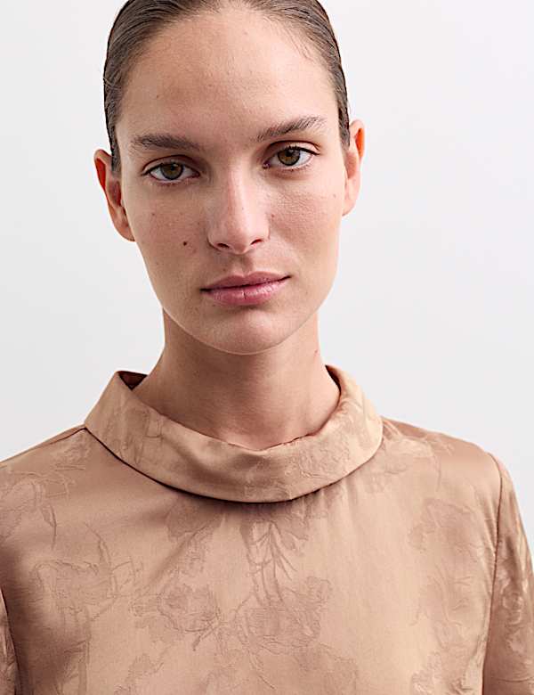 Top à manches courtes et motif jacquard - BE