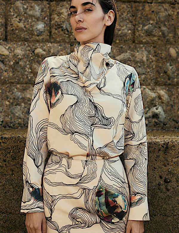 Top en mezcla de seda con cuello desbocado y estampado de ostras - ES