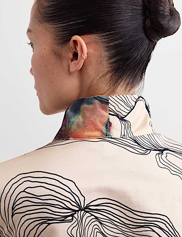 Top en mezcla de seda con cuello desbocado y estampado de ostras - ES