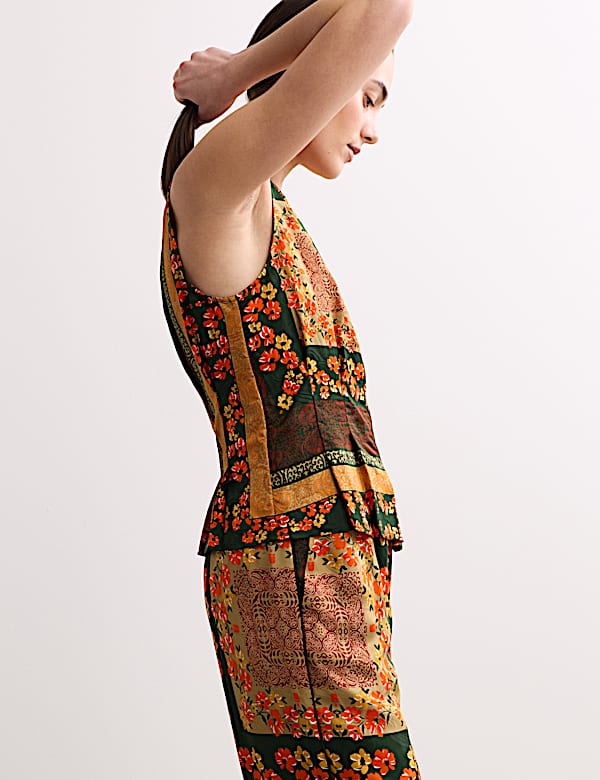 Top con cuello asim&eacute;trico y estampado de pa&ntilde;uelo - ES