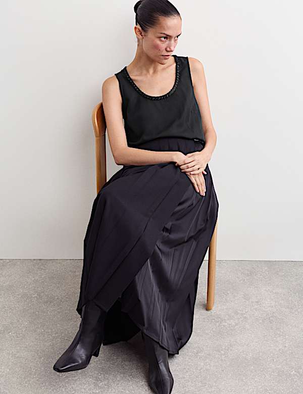 Top &agrave; d&eacute;collet&eacute; rond avec d&eacute;coration - CA