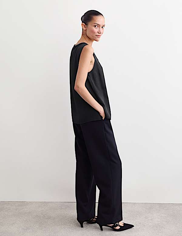 Top &agrave; d&eacute;collet&eacute; rond avec d&eacute;coration - CA