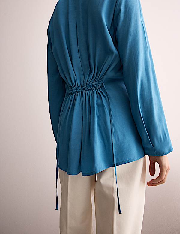 Τοπ με πιέτες και λαιμόκοψη V - GR