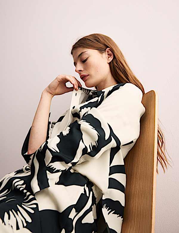 Monochrome Floral Collared Longline Shirt - GR