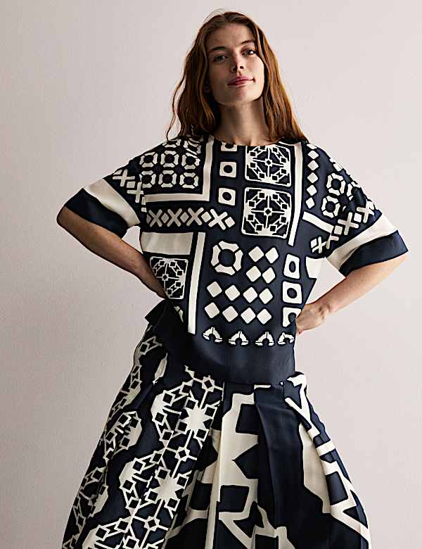 Monochrome Geometric Boxy T-Shirt - AU