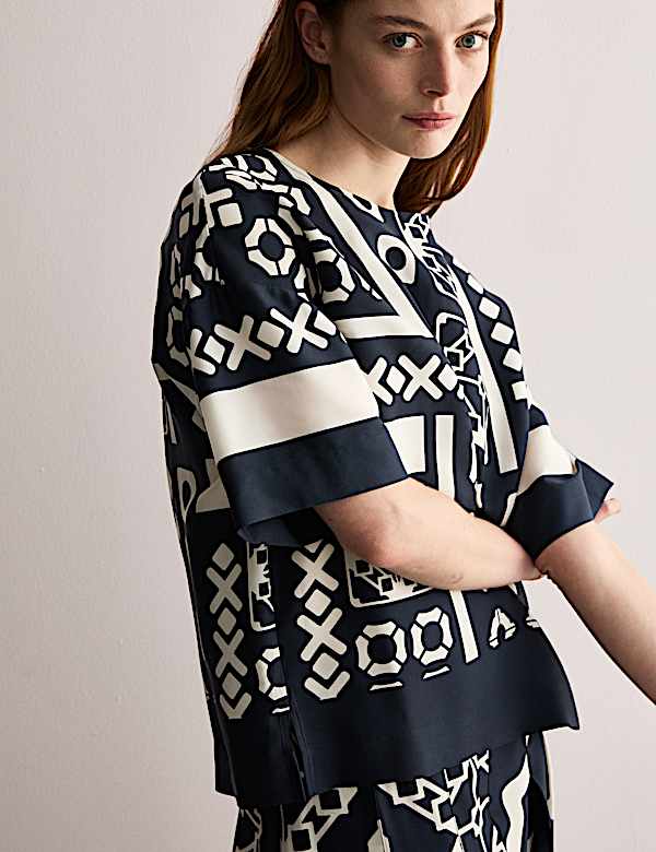 Monochrome Geometric Boxy T-Shirt - AU