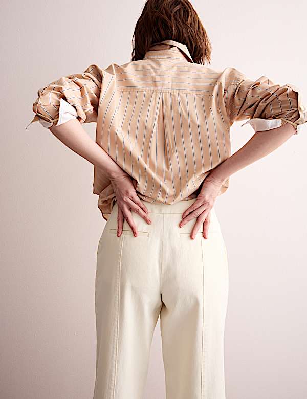 Denim broek met rechte pijpen en elegante figuurnaden - BE