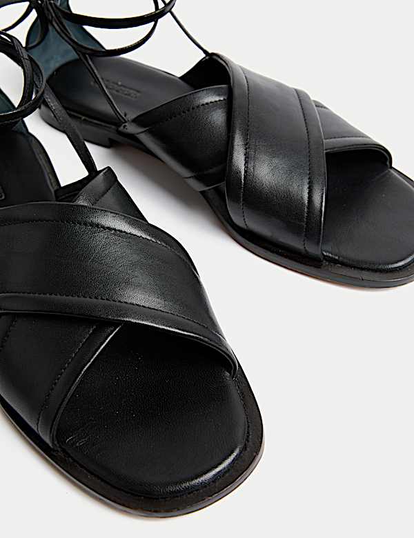 Sandales plates en cuir à brides croisées - CA