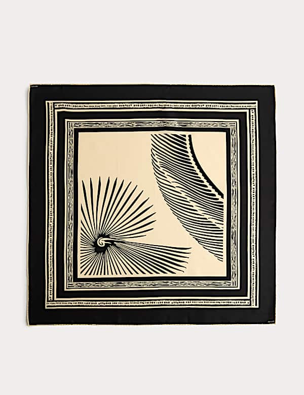 Foulard 100 % soie avec imprim&eacute; - CA