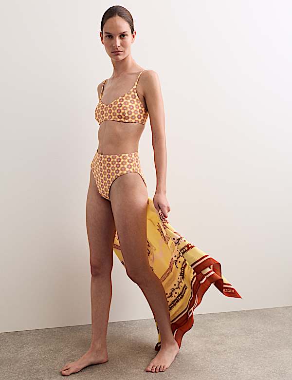 Bas de bikini coupe &eacute;chancr&eacute;e avec imprim&eacute; - BE