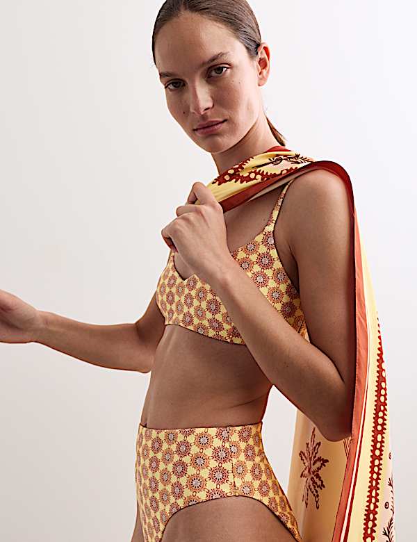 Bas de bikini coupe &eacute;chancr&eacute;e avec imprim&eacute; - BE