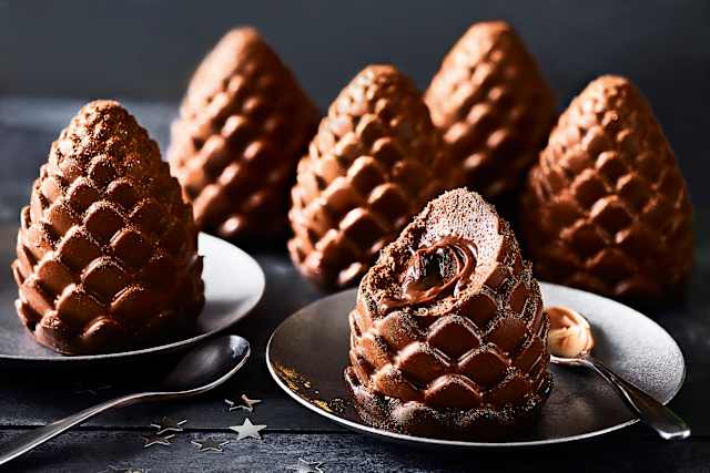 Collection Handmade Chocolate Pine Cones (Serves 6)