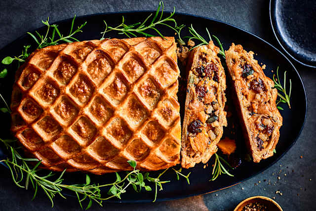 Collection Butternut Squash, Brie & Caramelised Onion Wellington (Serves 4)