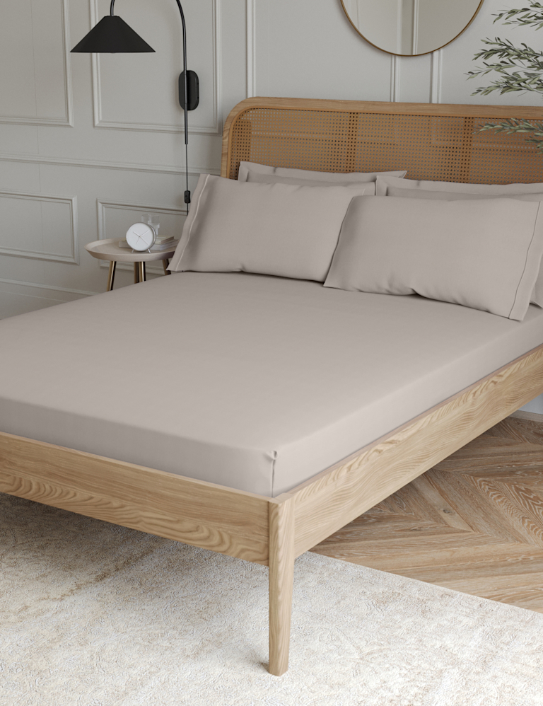 Egyptian Cotton 230 Thread Count Crisp Fitted Sheet