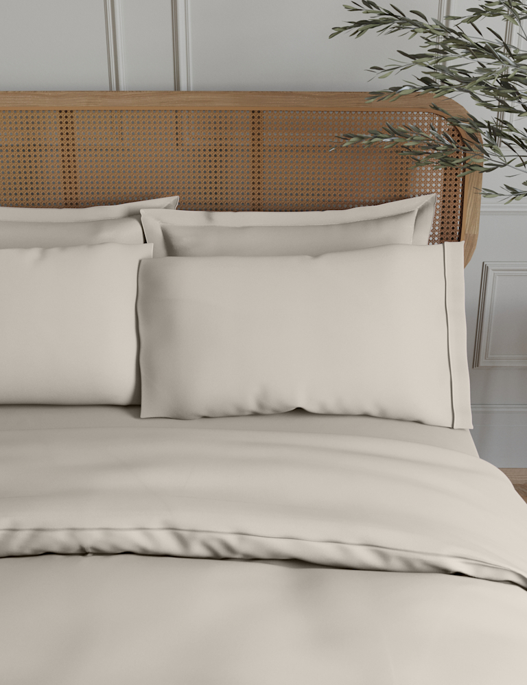 2 Pack Egyptian Cotton 230 Thread Count Crisp Pillowcases