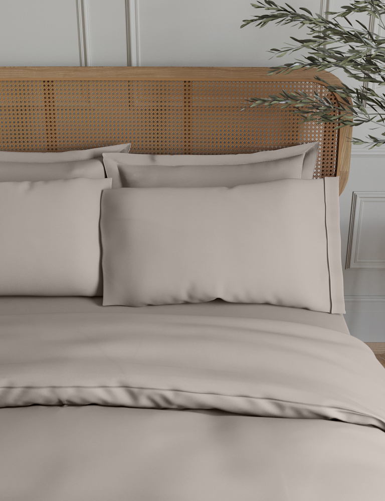 2 Pack Egyptian Cotton 230 Thread Count Crisp Pillowcases