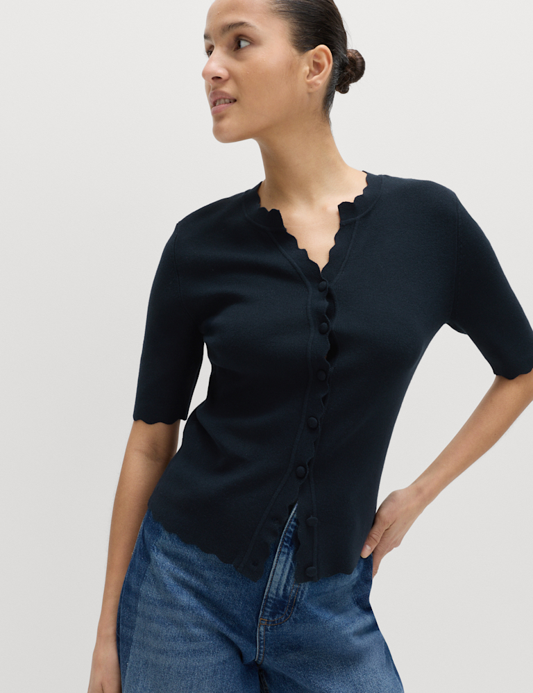 Ribbed Scallop Edge Slim Fit Cardigan