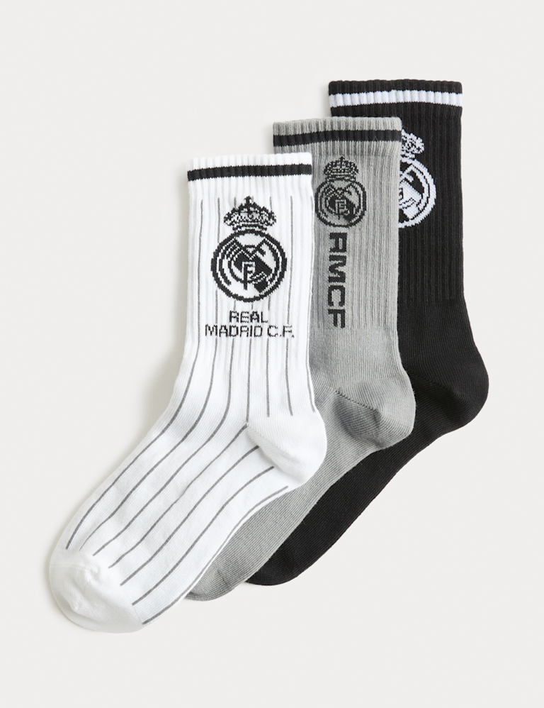 3 Pack Cotton Rich Real Madrid Socks (6 Small – 7 Large) 3 Pack Cotton Rich Real Madrid Socks (6 Small – 7 Large)