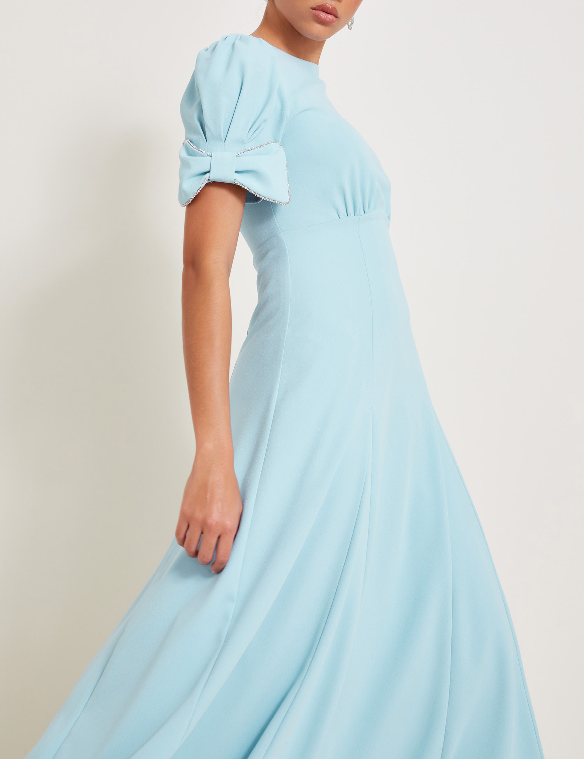 Crepe Round Neck Puff Sleeve Midi Tea Dress 3 of 5