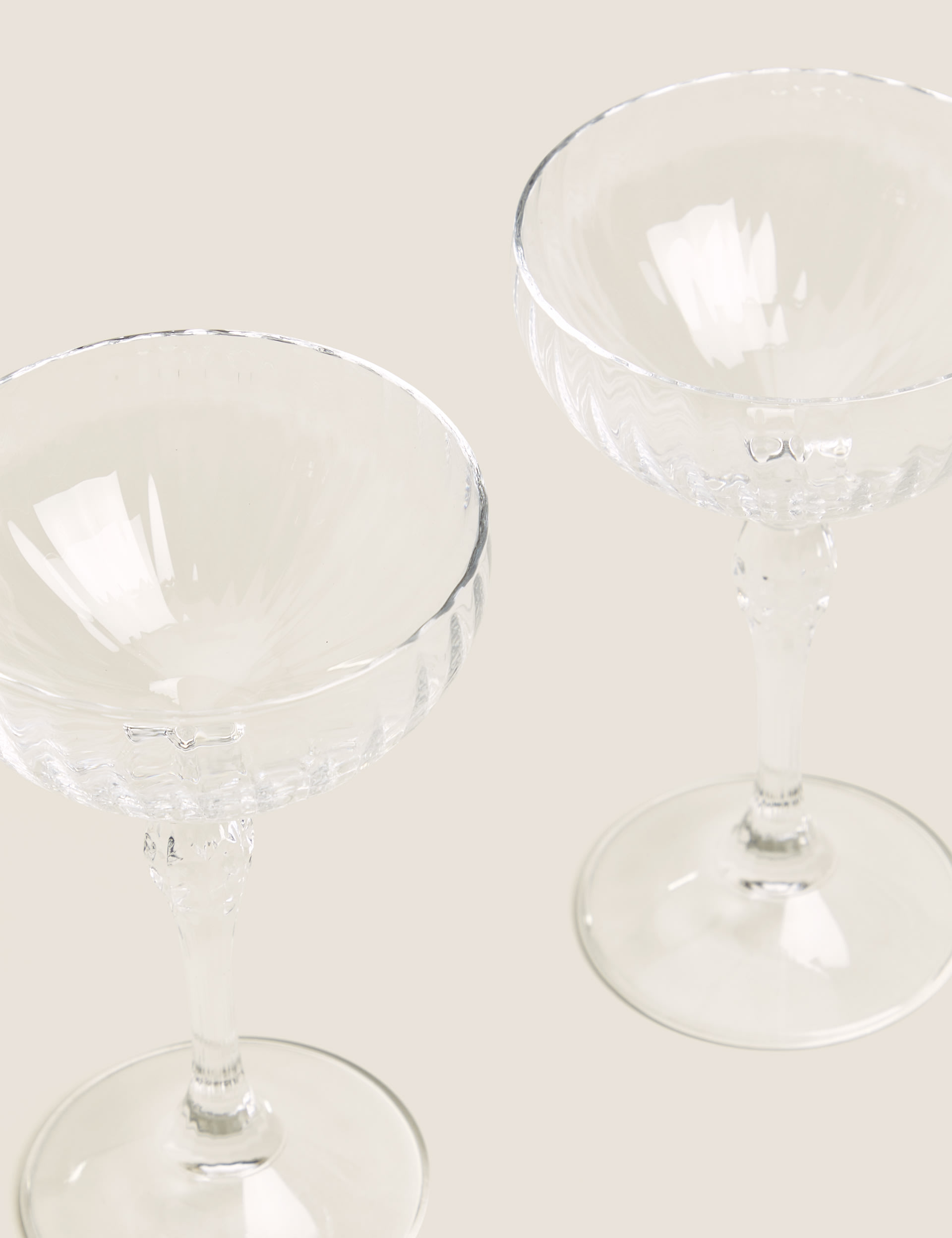 Set of 2 Decorative Champagne Saucers 2 of 3