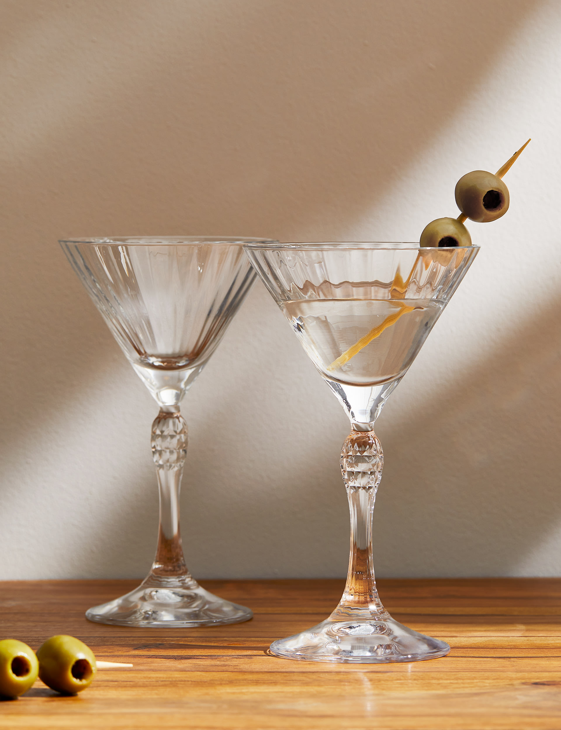 Set of 2 Martini Glasses 1 of 3