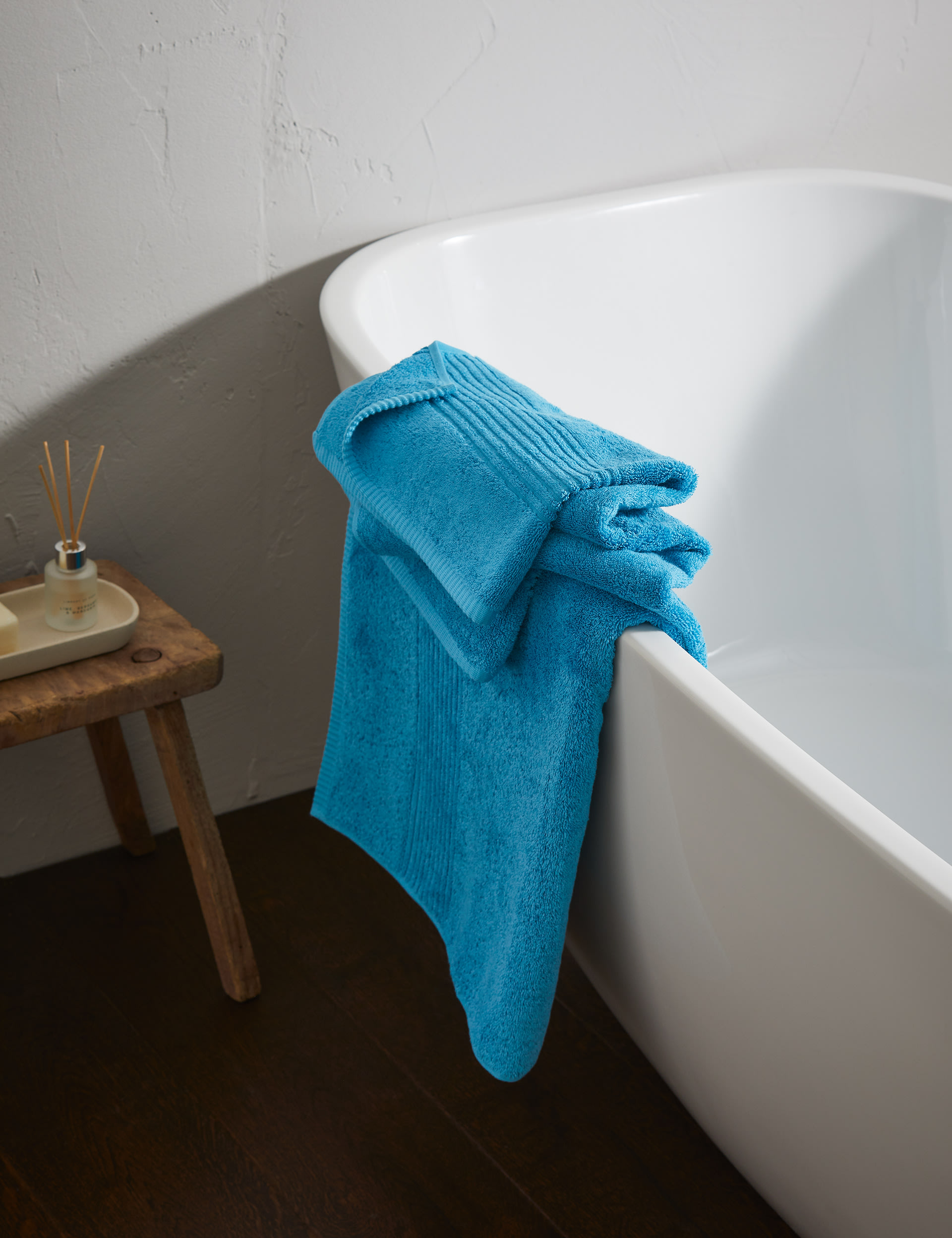 Luxury Egyptian Cotton Towel 1 of 8