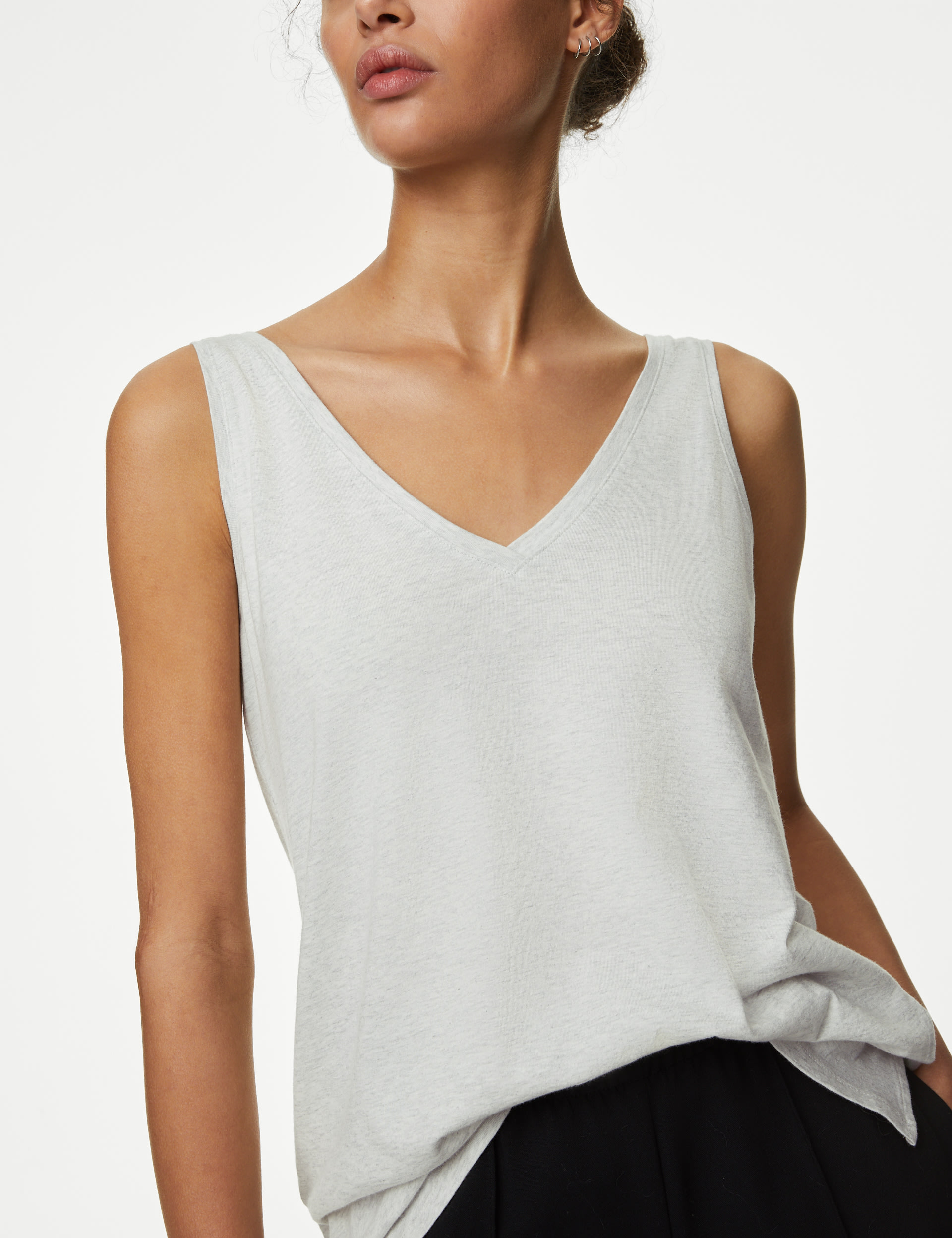 Relaxed Fit V-Neck Vest 4 of 5