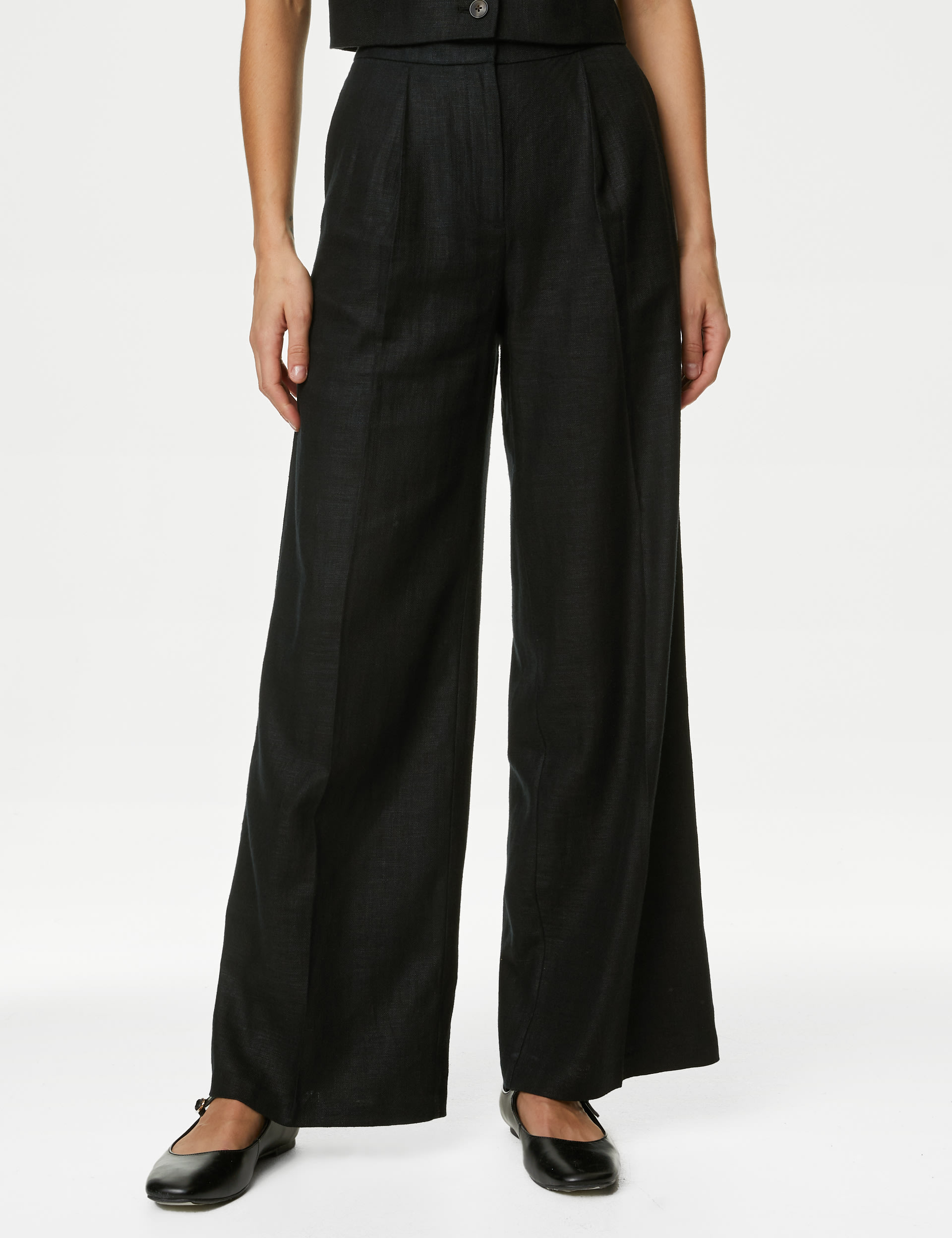 Linen Rich Pleated Wide Leg Trousers 3 of 5