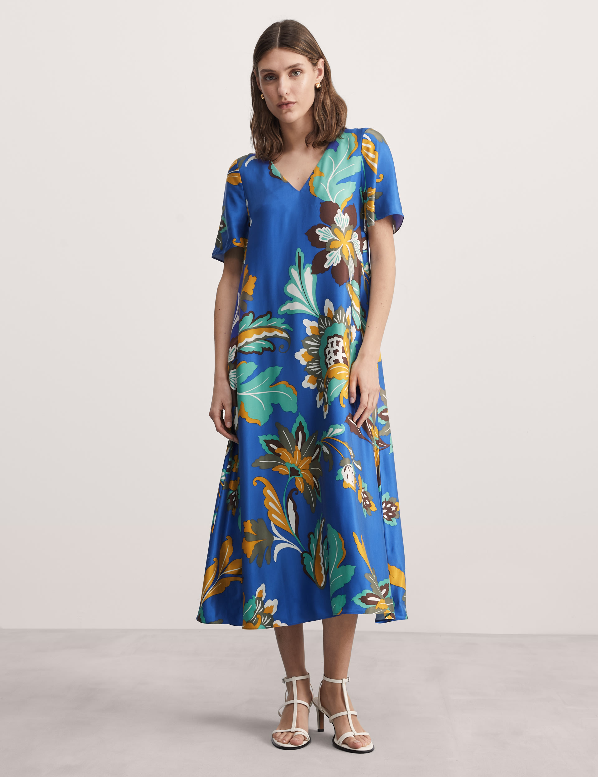 Printed V-Neck Midi Shift Dress 3 of 5