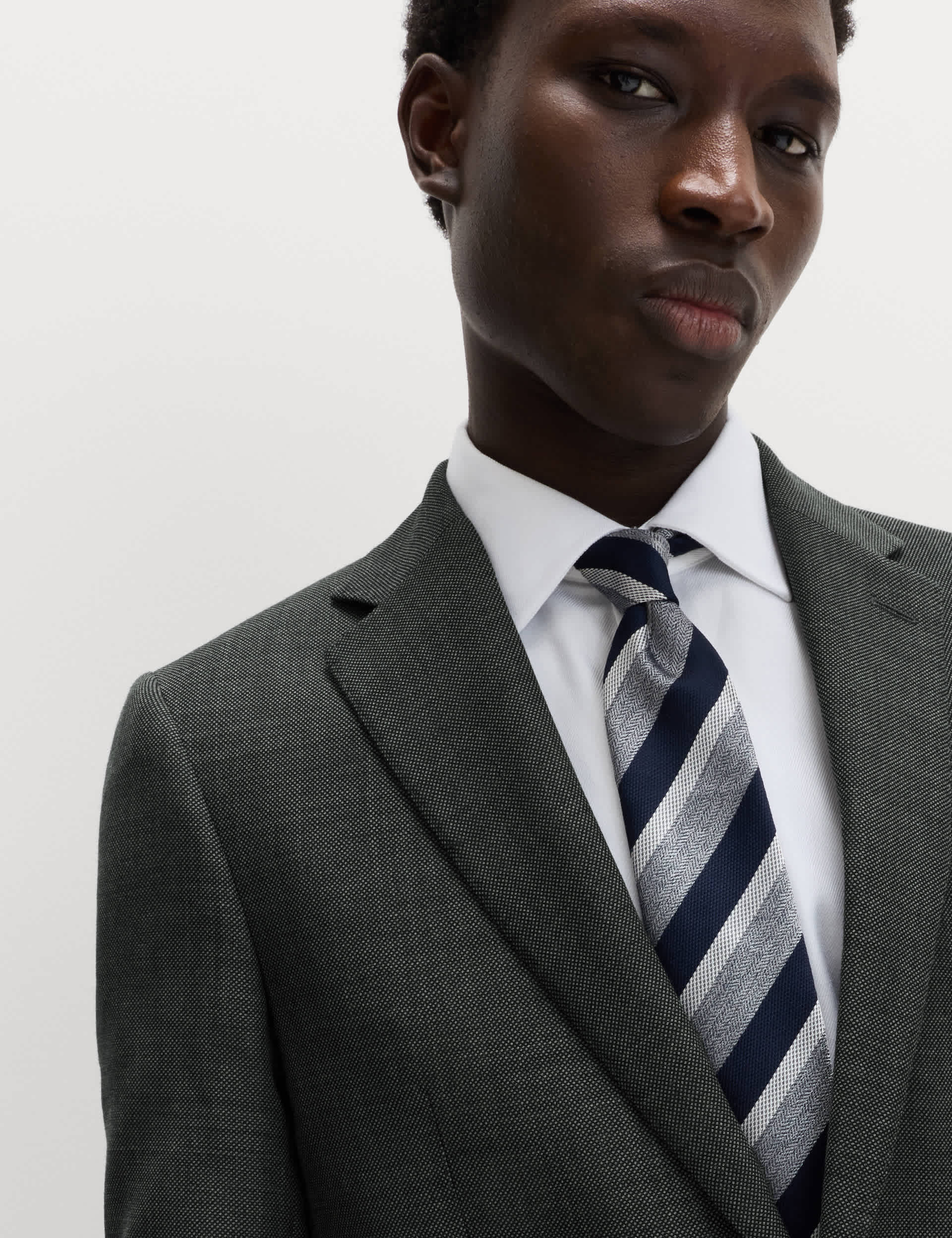 2 Piece Regular Fit Pure Wool Suit thumbnail 3