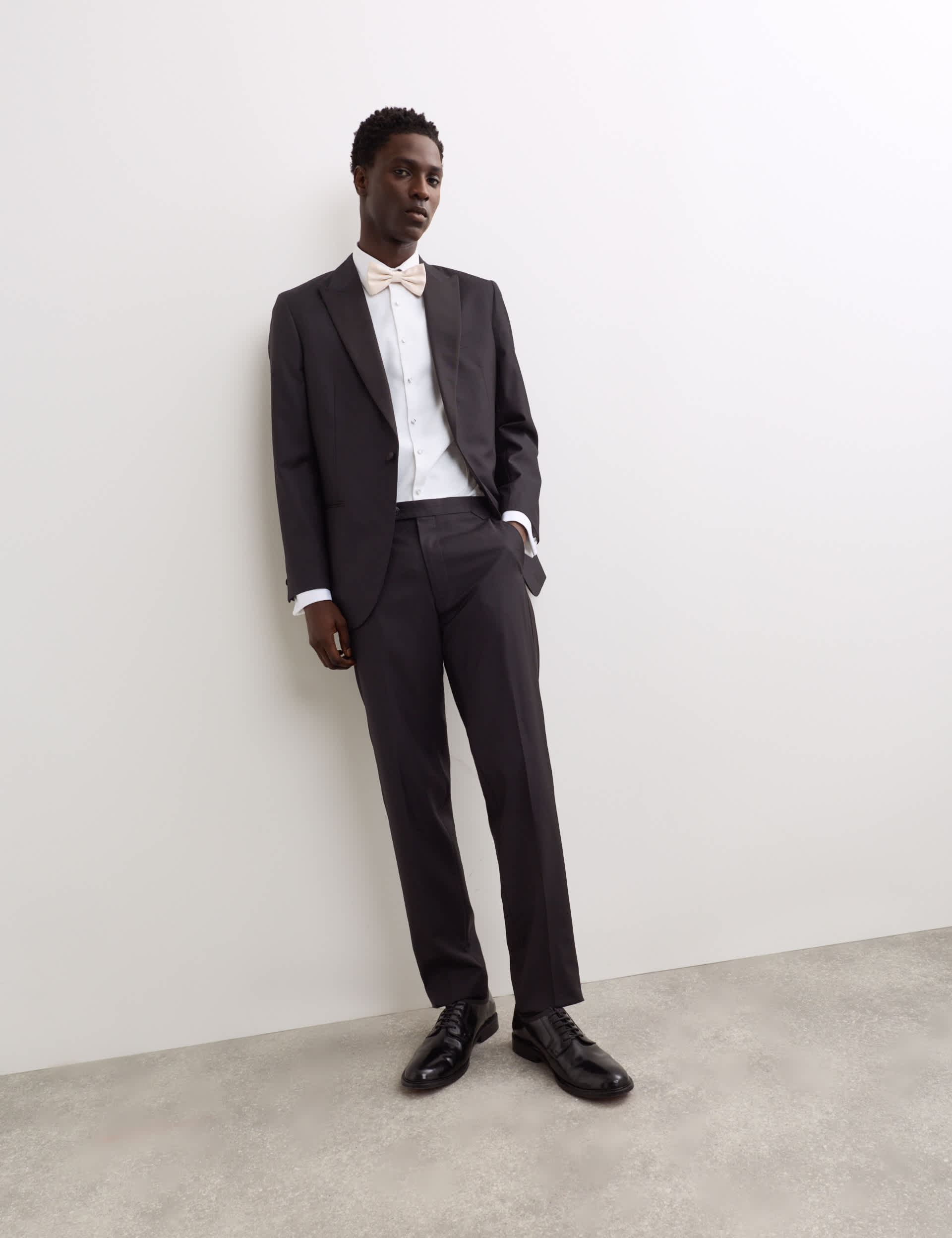 2 Piece Tailored Fit Pure Wool Tuxedo Suit thumbnail 4