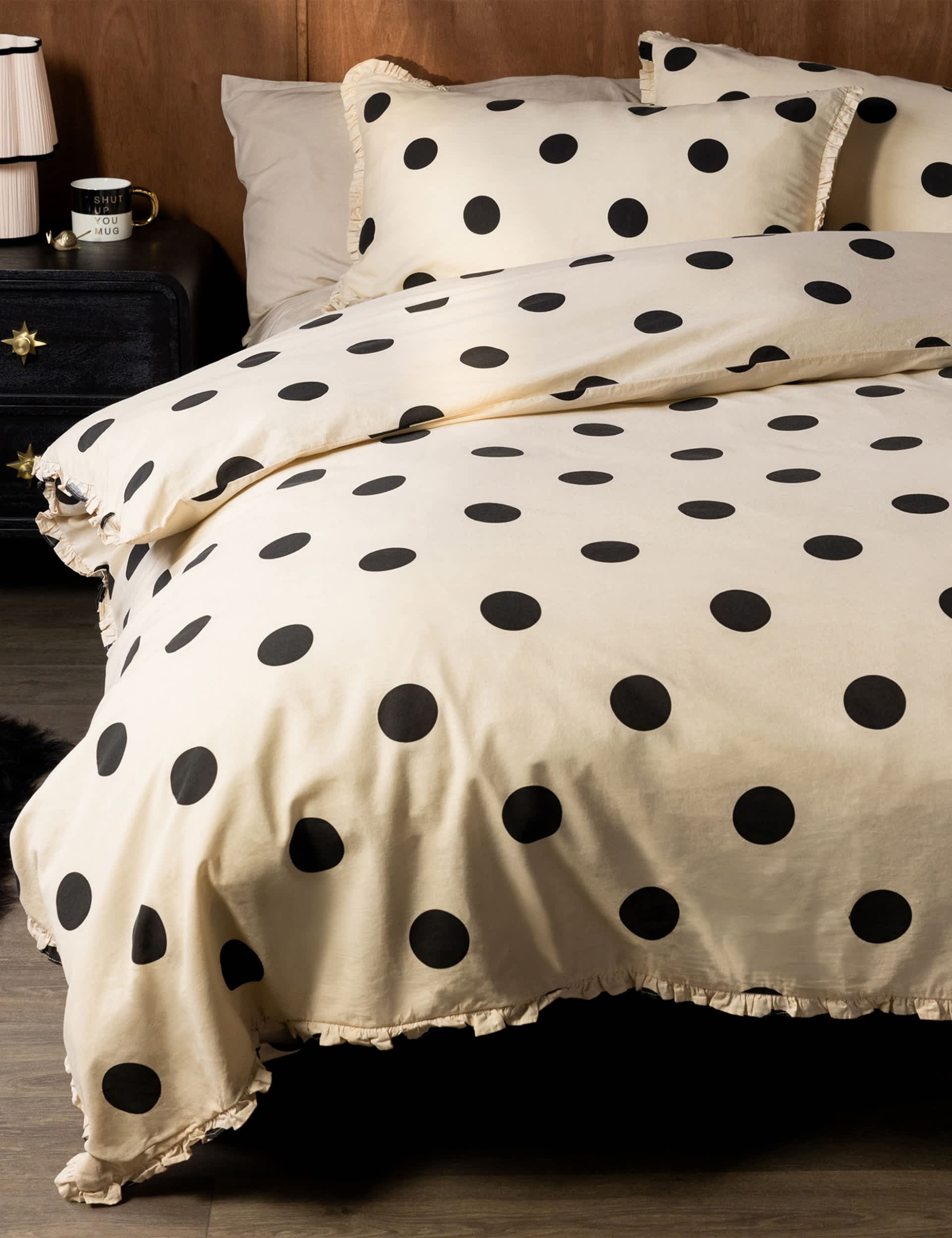 Pure Cotton Dot Noir Ruffled Bedding Set
