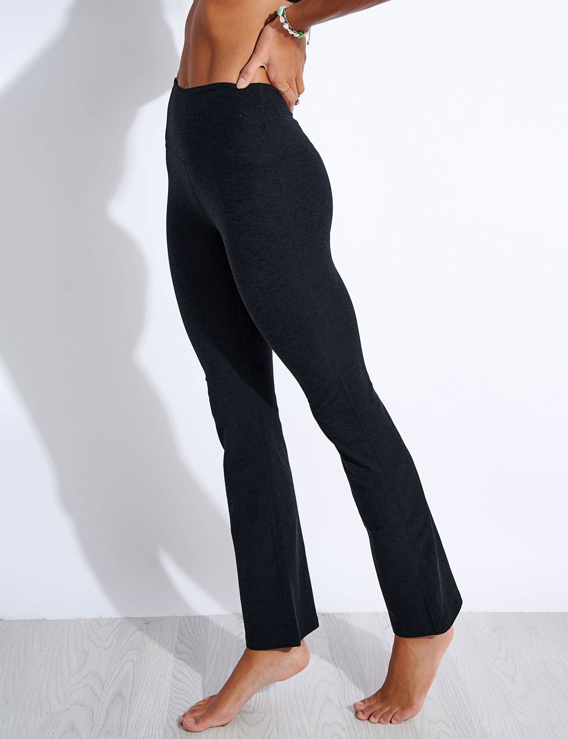 High Waisted Yoga Joggers Beyond Yoga M S