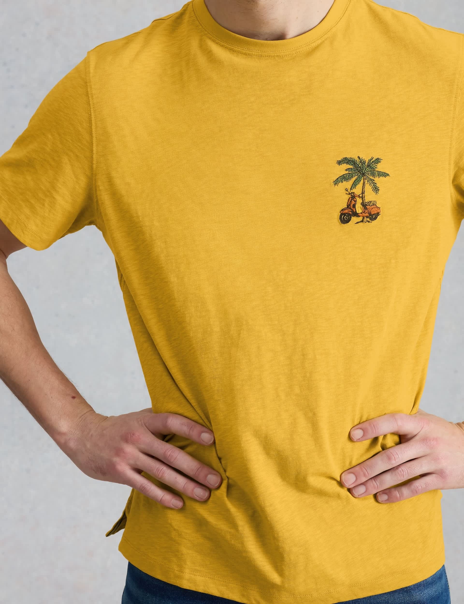 Pure Cotton Fish Graphic Crew Neck T-Shirt