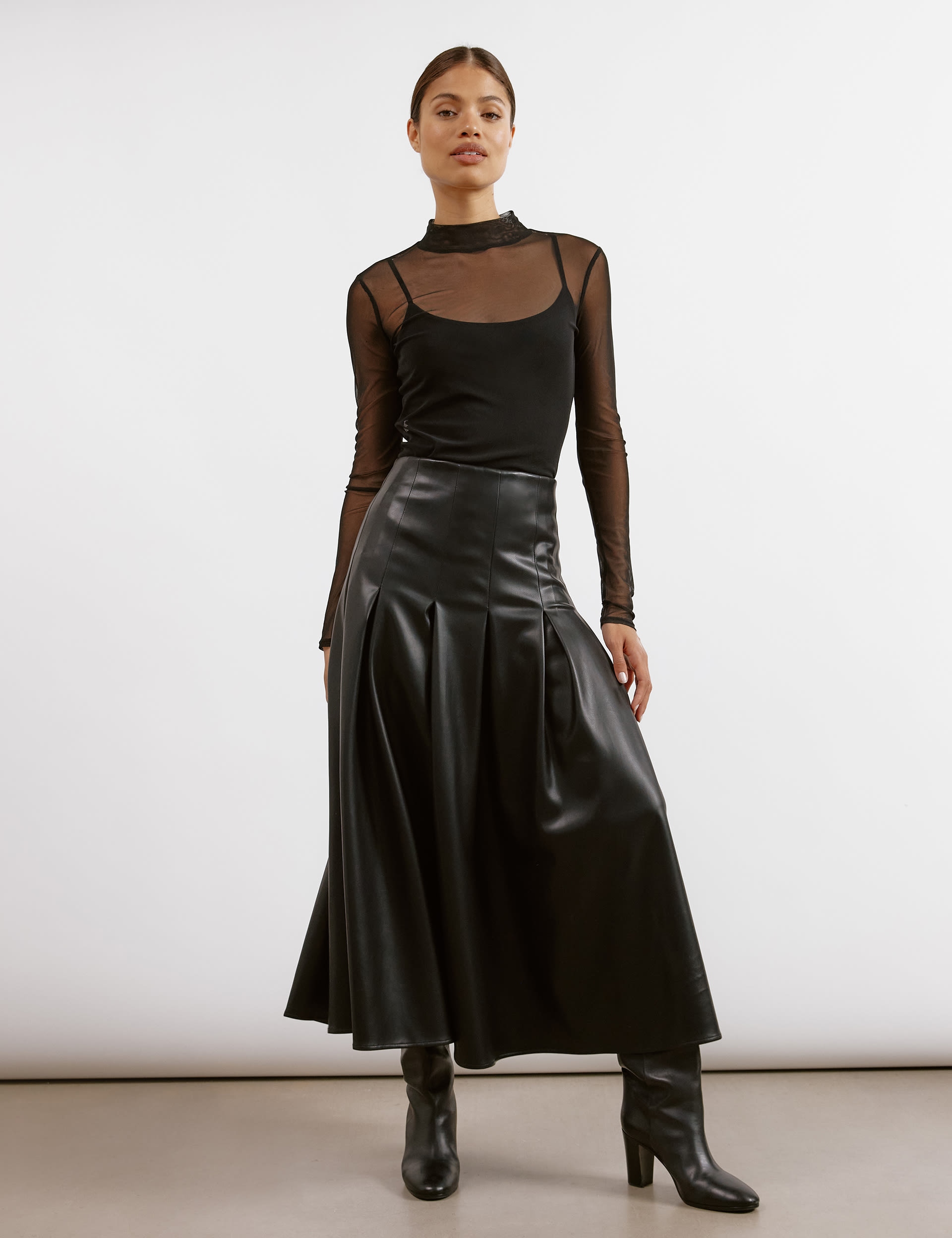 Black leather-look pleated midi skirt hotsell