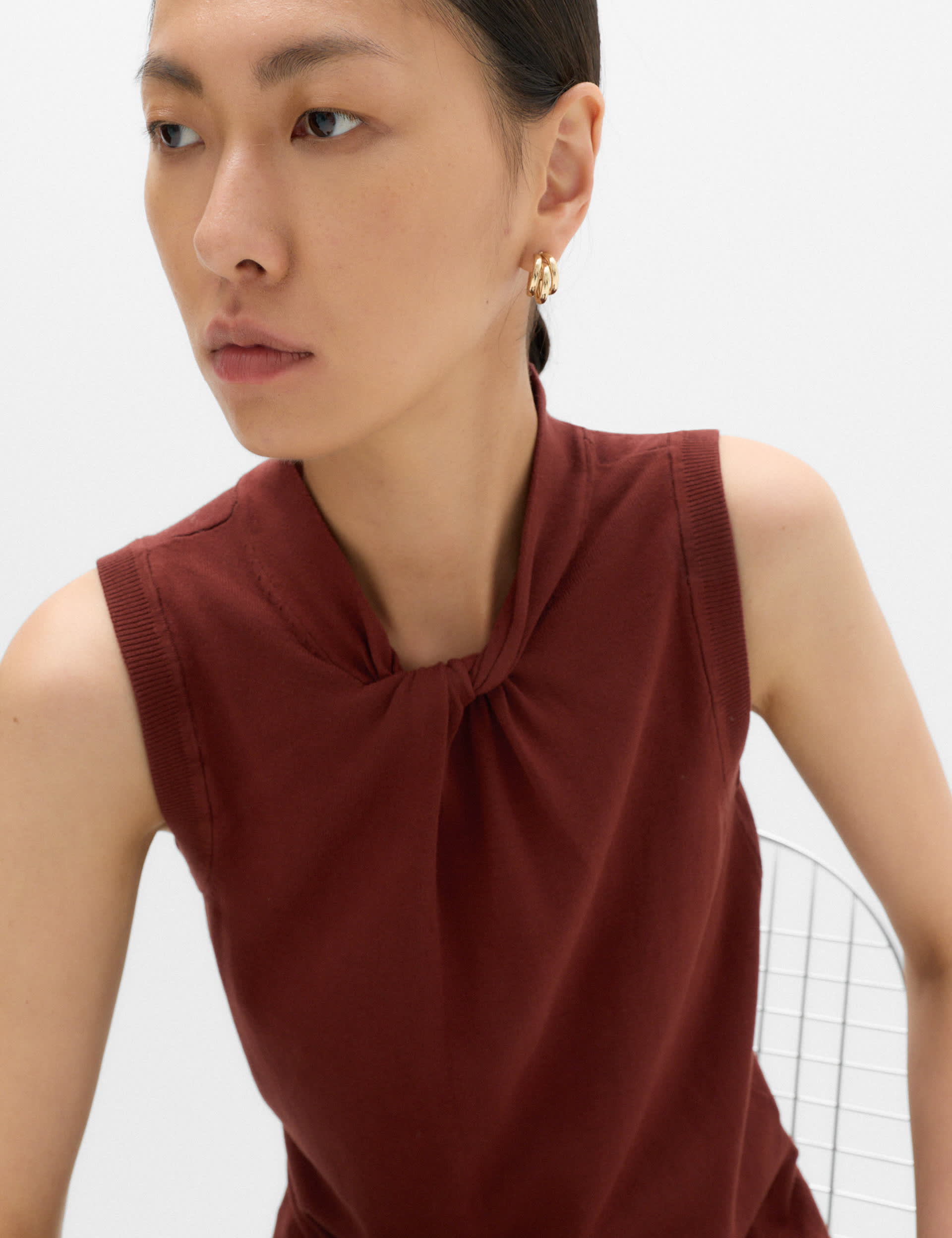 Twist Front Slim Knitted Vest