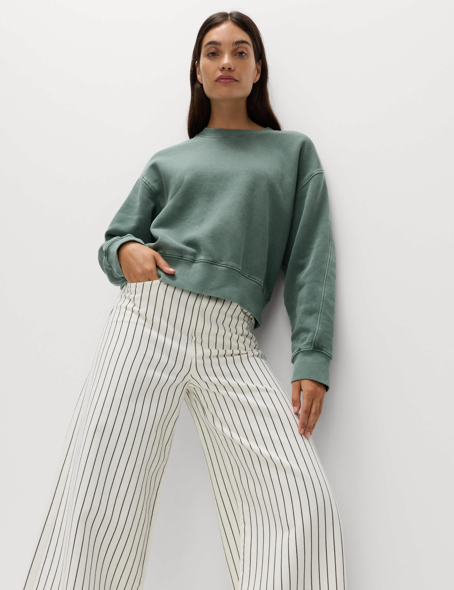 Pure Cotton Garment Dye Cropped Sweatshirt