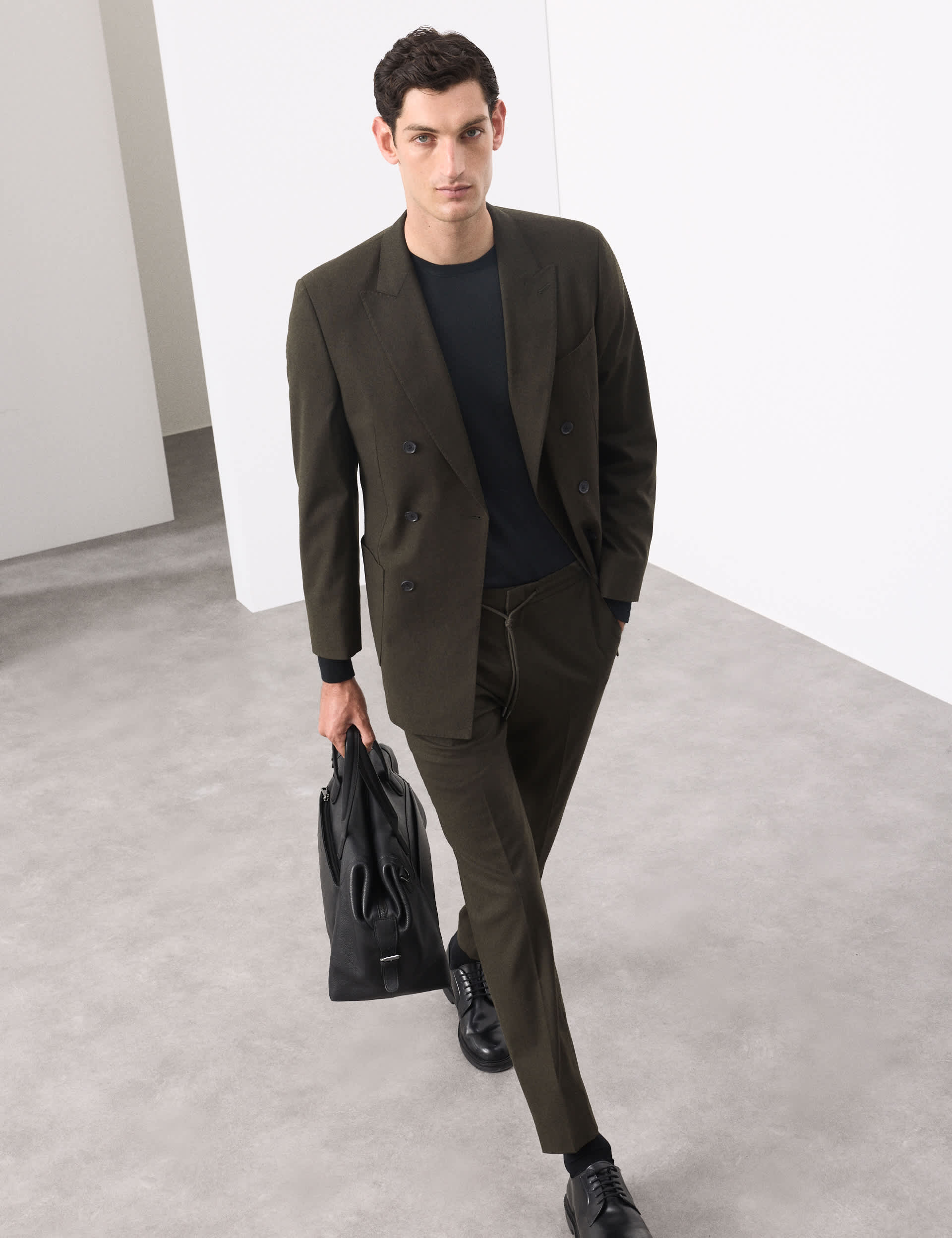 Tailored Fit Italian Wool Blend Performance Suit Jacket thumbnail 6