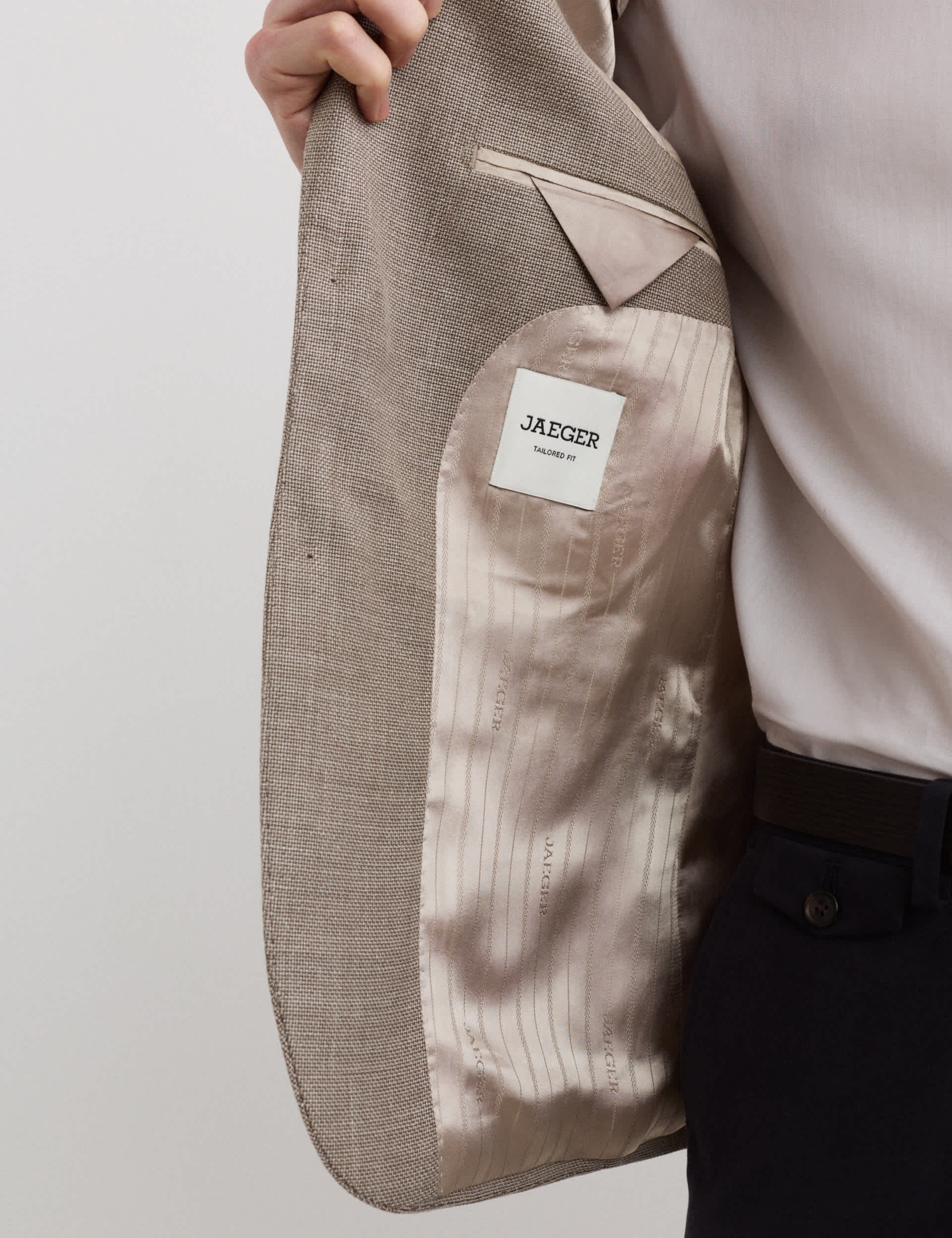 Tailored Fit Italian Wool Rich Blazer with Silk thumbnail 7