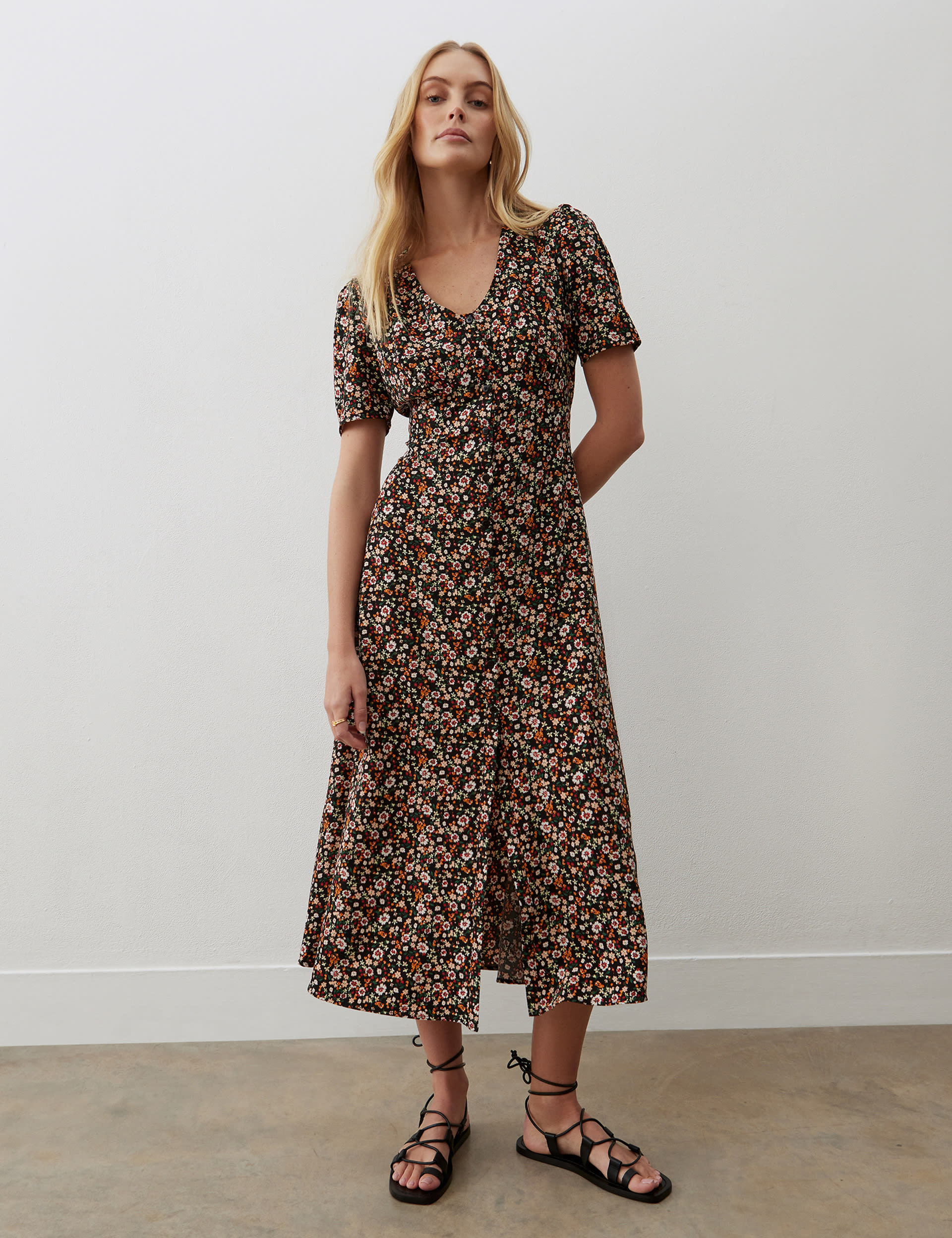 Floral-V-Neck-Button-Front- 