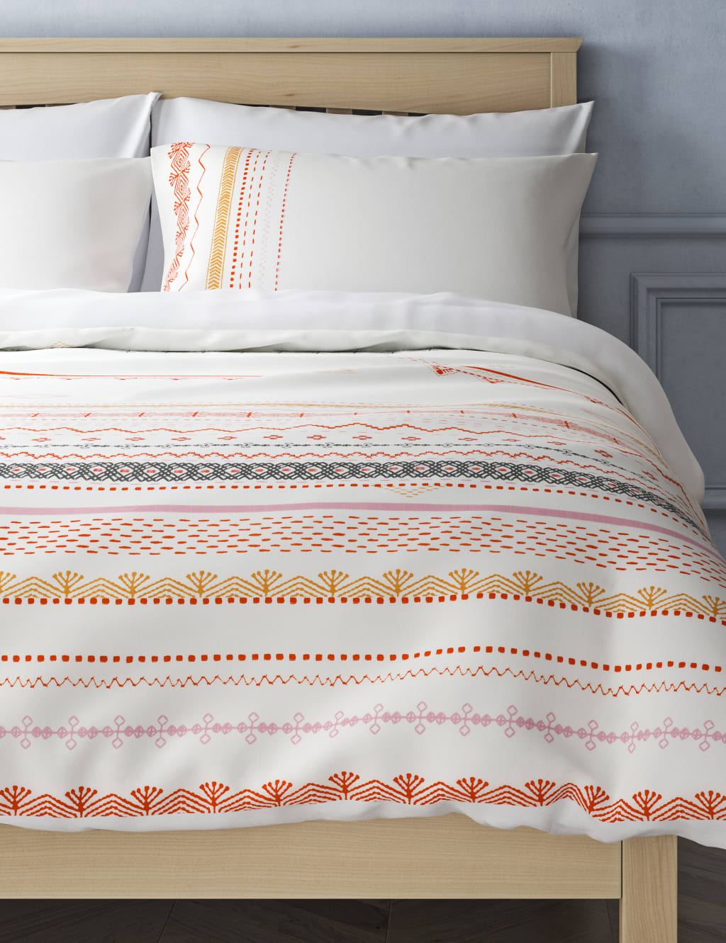 Decorative Aztec Printed Bedding Set 1 of 4