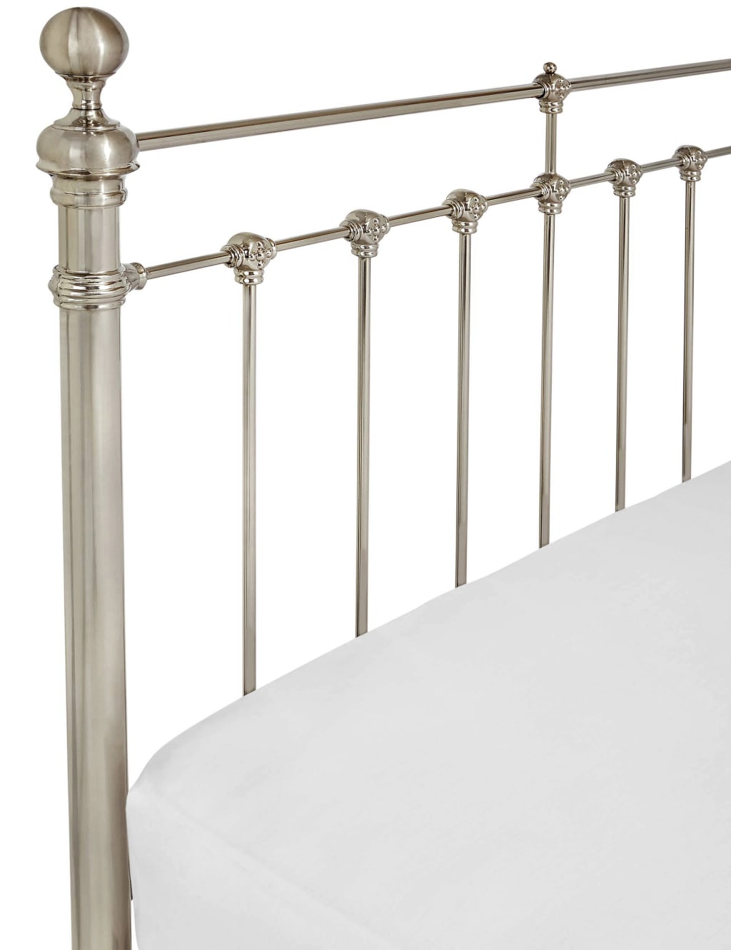 Castello Bed 6 of 9