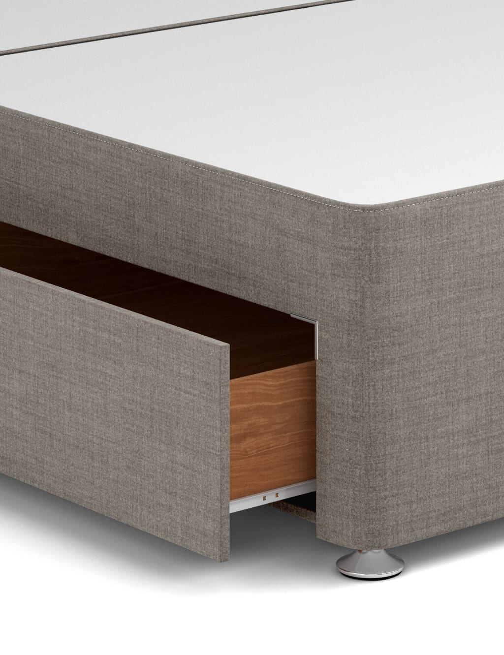 Classic sprung 2+2 drawer divan 3 of 5