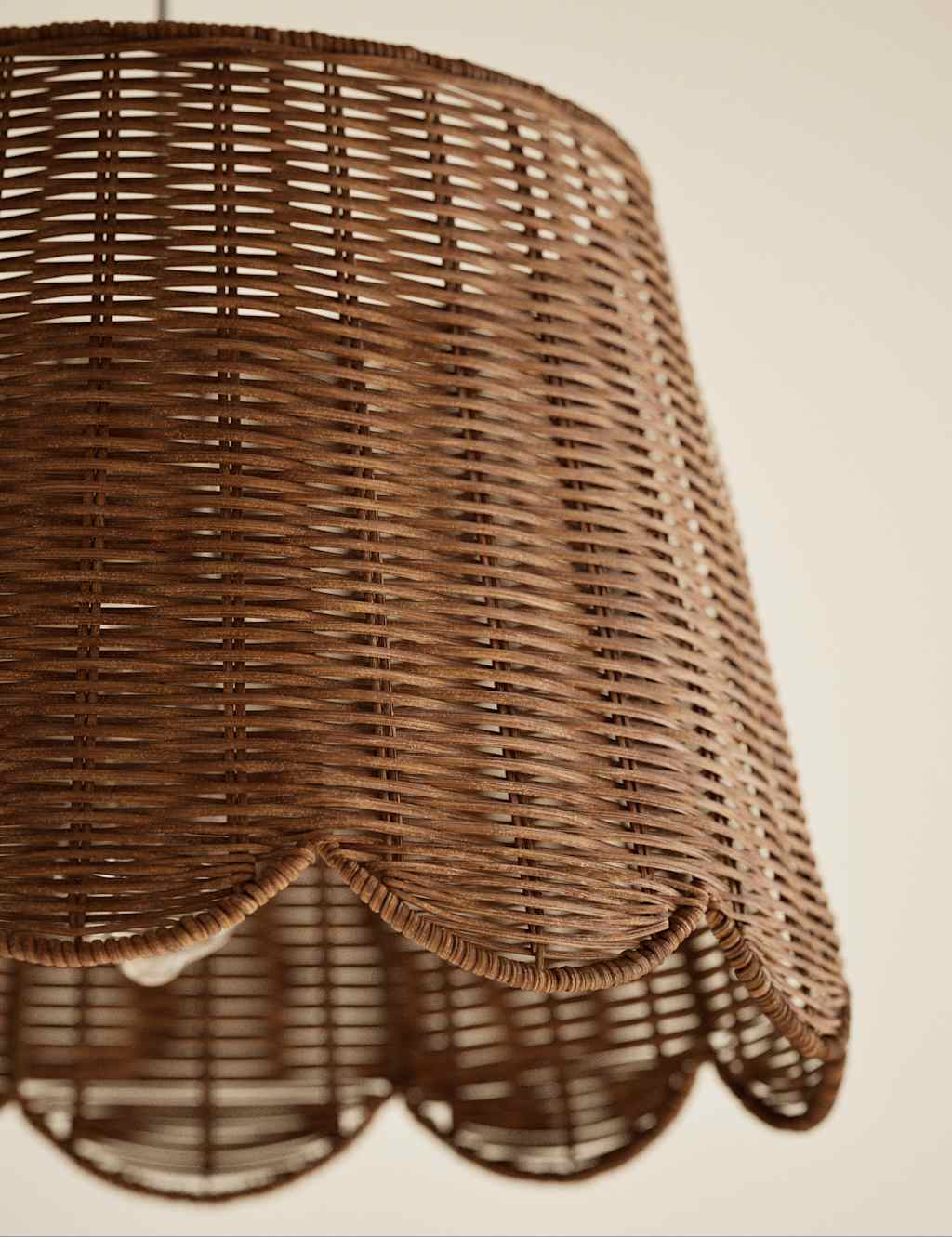 Wicker Scallop Lamp Shade 4 of 5
