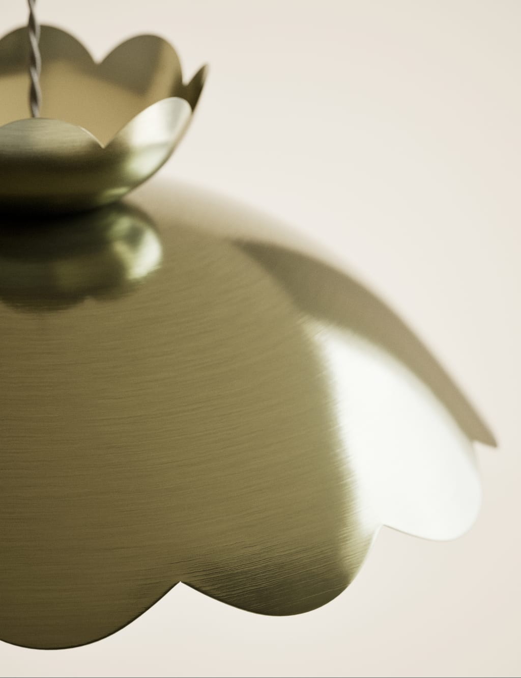 Scallop Edge Easy Fit Ceiling Lamp Shade 5 of 5