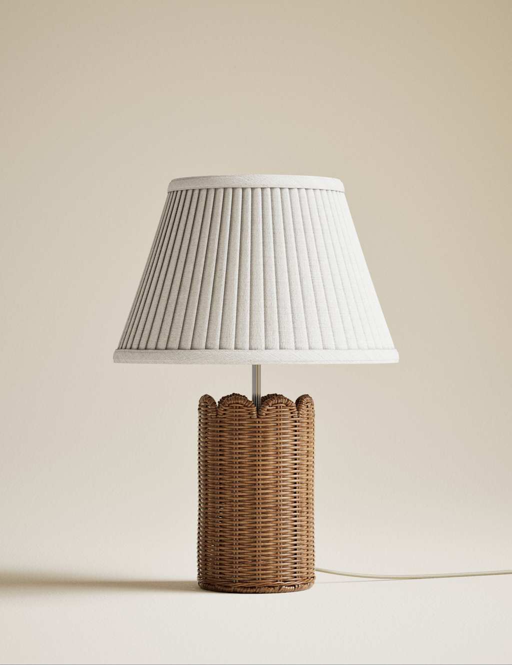 Wicker Scalloped Table Lamp 3 of 5