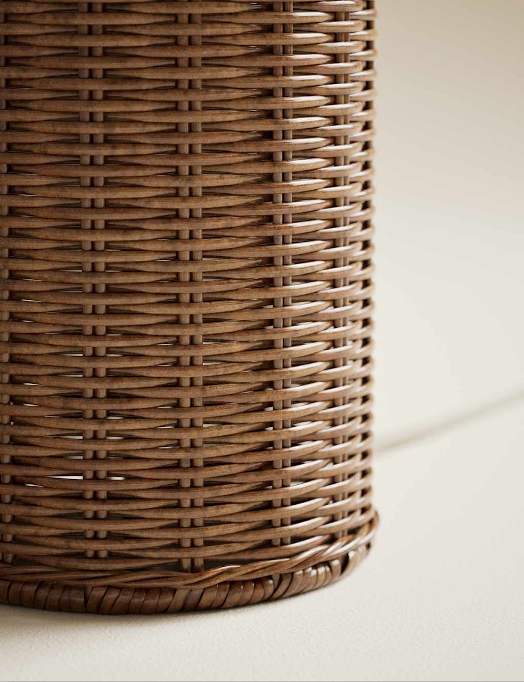 Wicker Scalloped Table Lamp 4 of 5