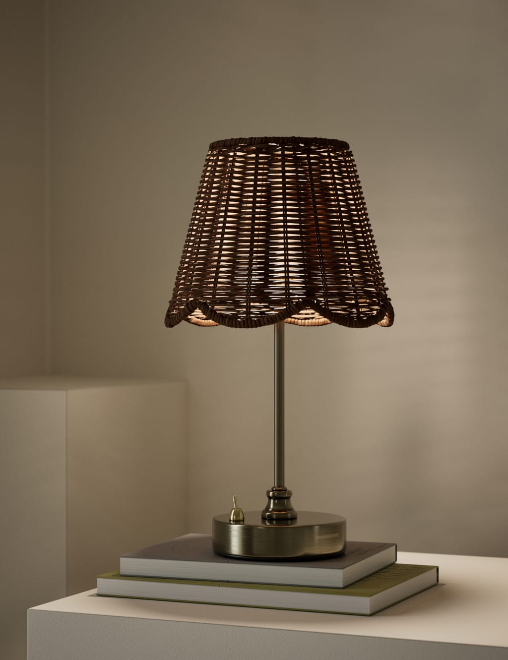 Wicker Scallop Rechargeable Table Lamp 2 of 5