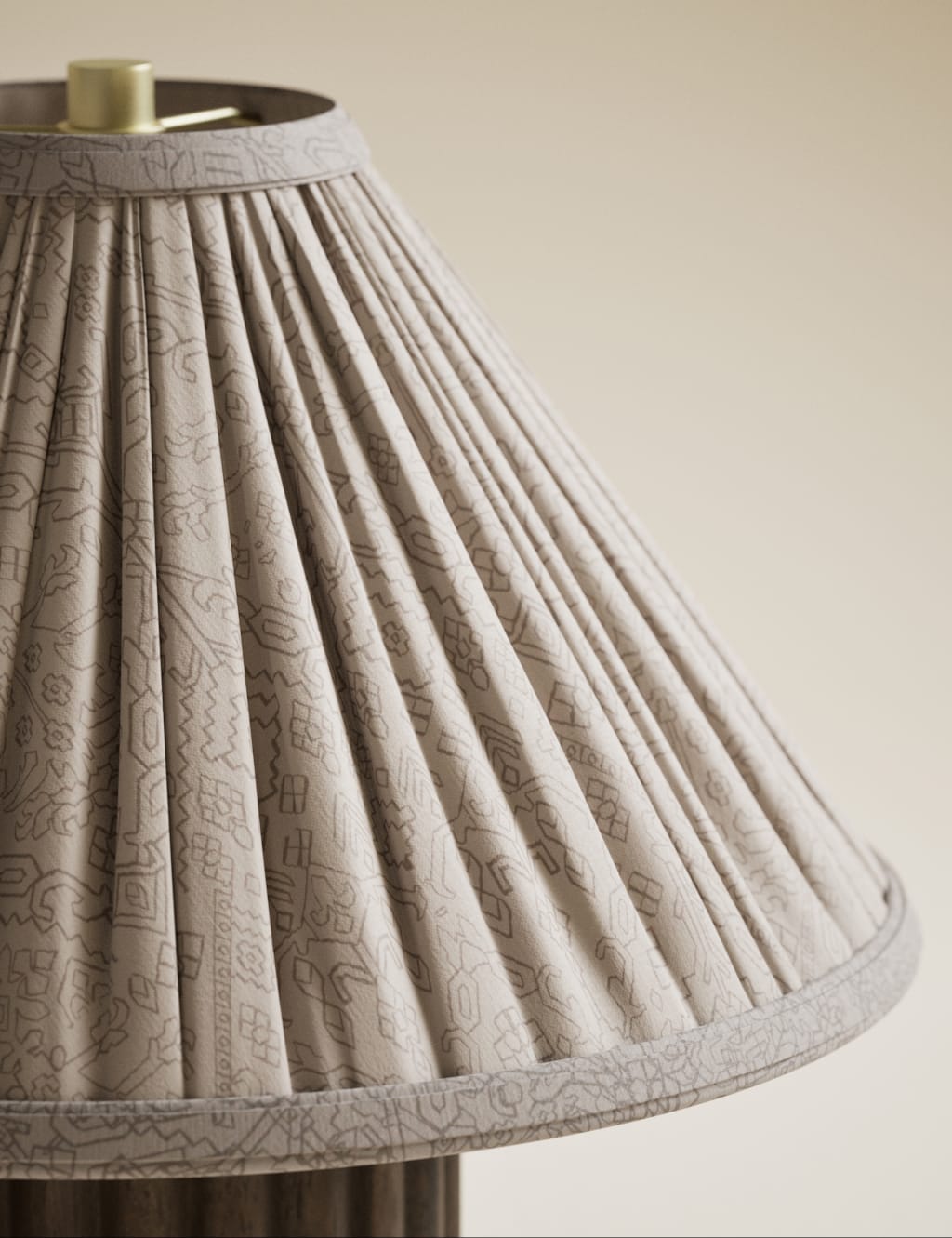 Wood Ribbed Round Table Lamp 6 of 6
